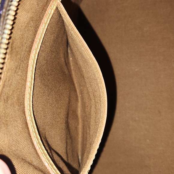 - - `ღ´- ♥ -`ღ´ FABULOUS CONDITION `ღ´- ♥ -`ღ´ Authentic Louis Vuitton ALMA - Picture 17 of 17